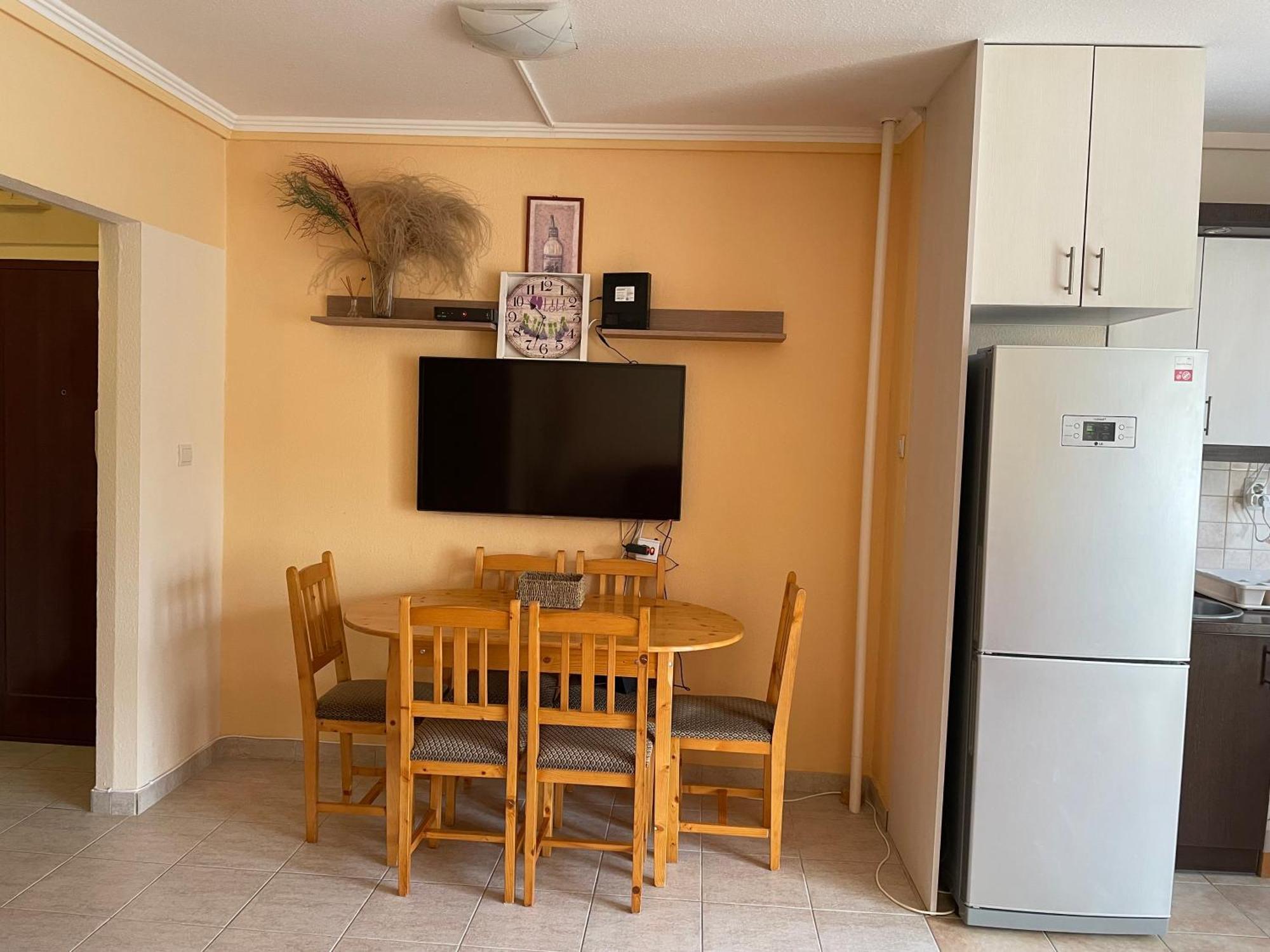 Calm Island Near The Danube - Free Parking Apartman *