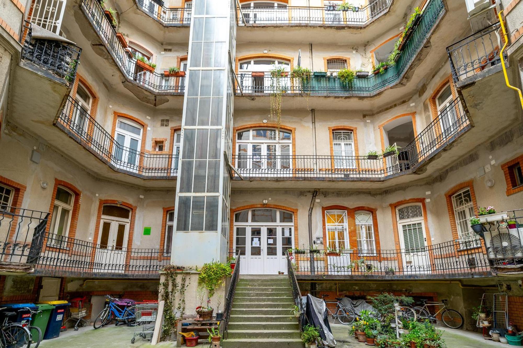 Diamond - Bimbam Bajza Budapest