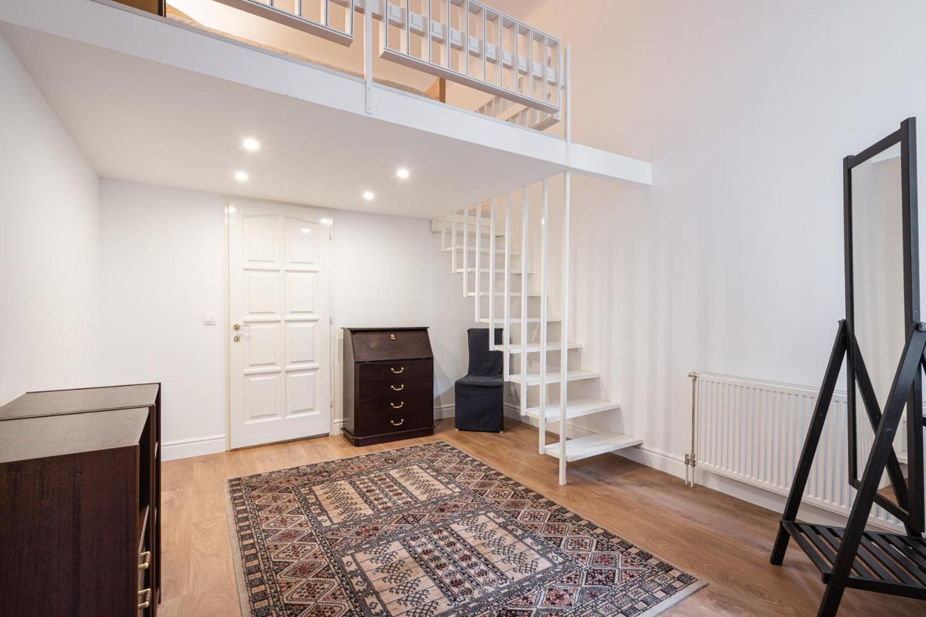Classical With Modern Style Downtown! Apartmán