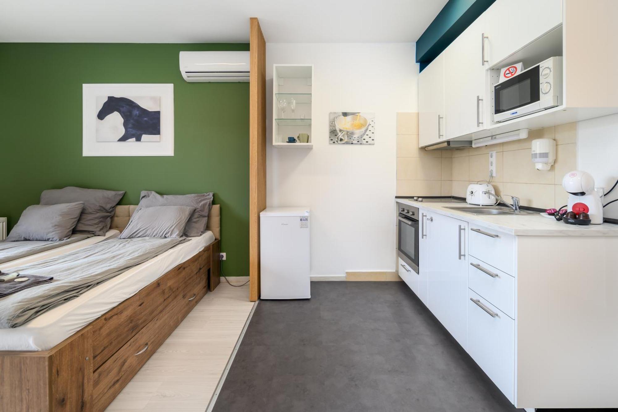 Appartamento Atrium Deluxe Suite-free Parking Garage Same Building