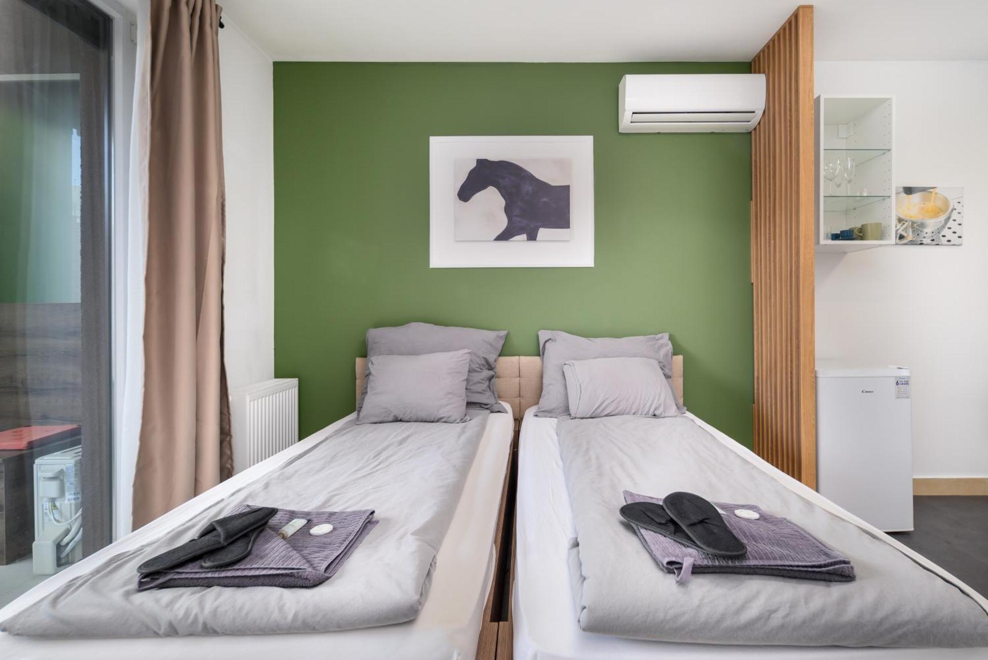 Atrium Deluxe Suite-free Parking Garage Same Building Appartamento *