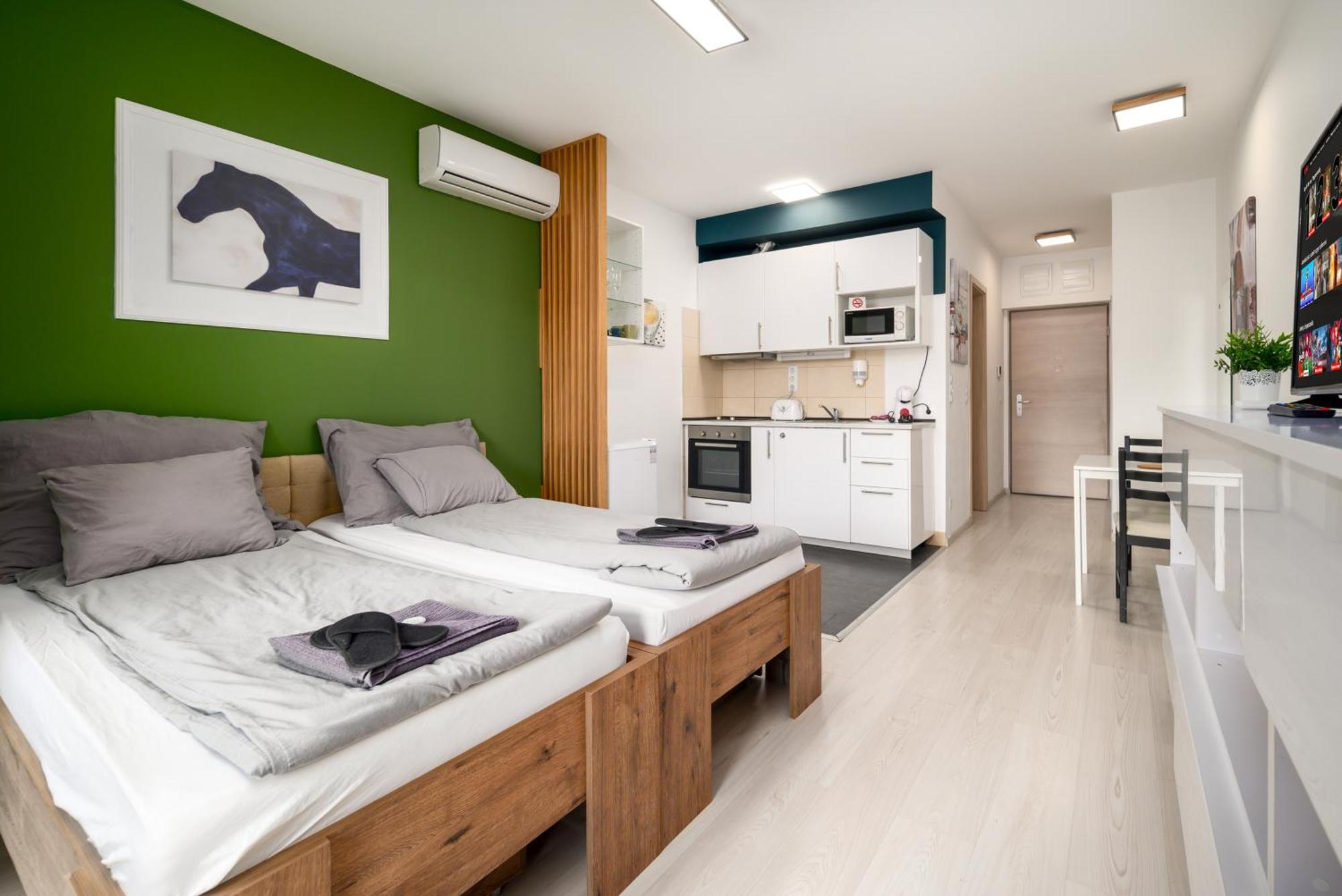 Atrium Deluxe Suite-free Parking Garage Same Building Apartamento