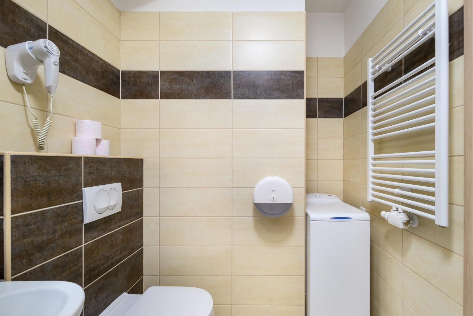Atrium Deluxe Suite-free Parking Garage Same Building Apartamento *