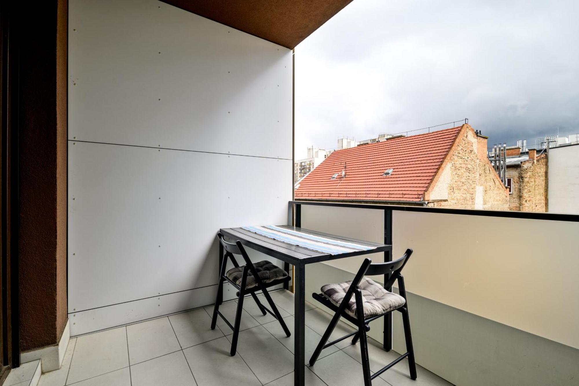Apartamento Atrium Deluxe Suite-free Parking Garage Same Building