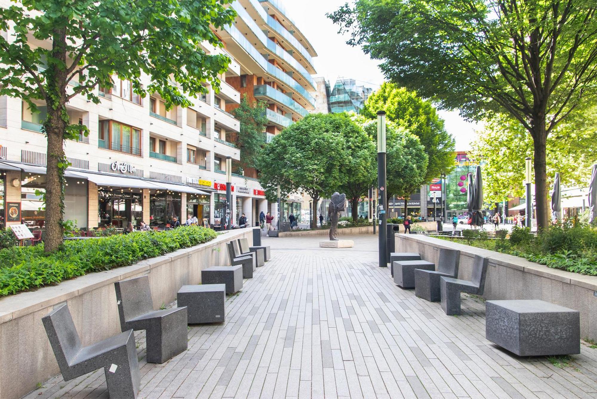 Corvin Gem With Parking Apartment Budapest