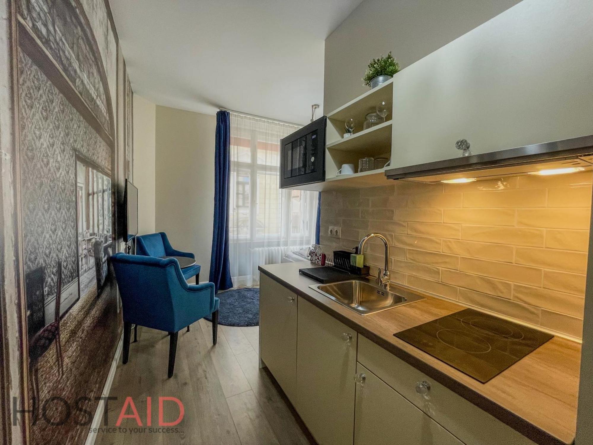 Dh30 - - Hostaid * Budapest