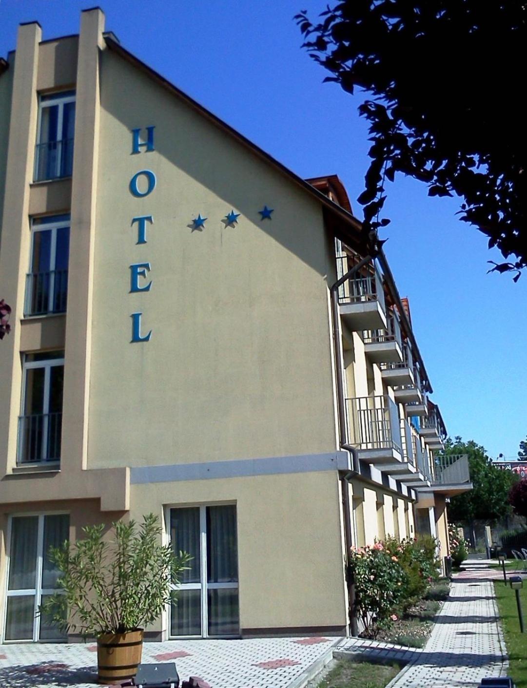 Hotel Luna 3*