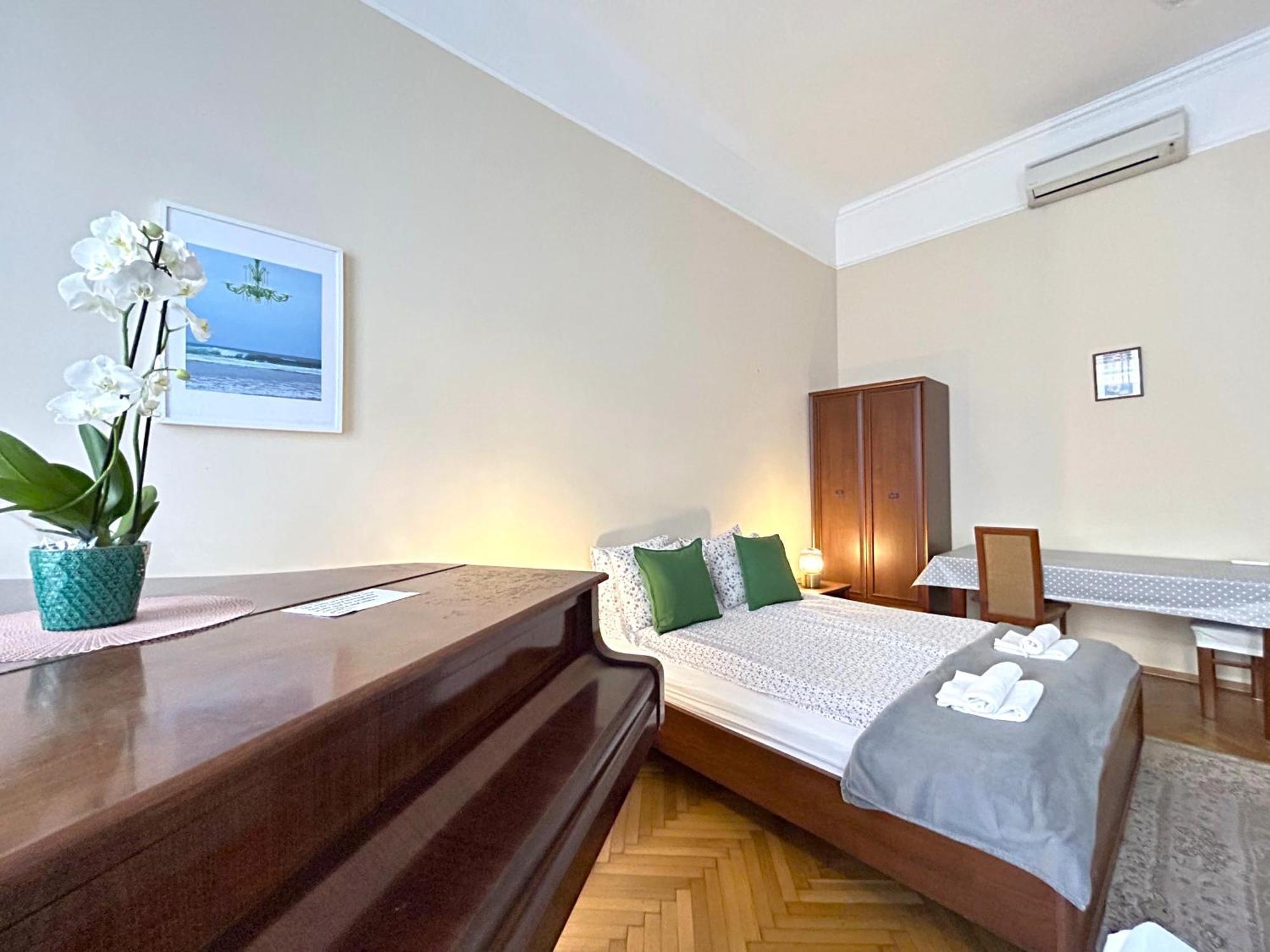 Appartement 2 Rooms Between Of Chain Bridge, Cathedral, Parlament,Castle Area Budapest