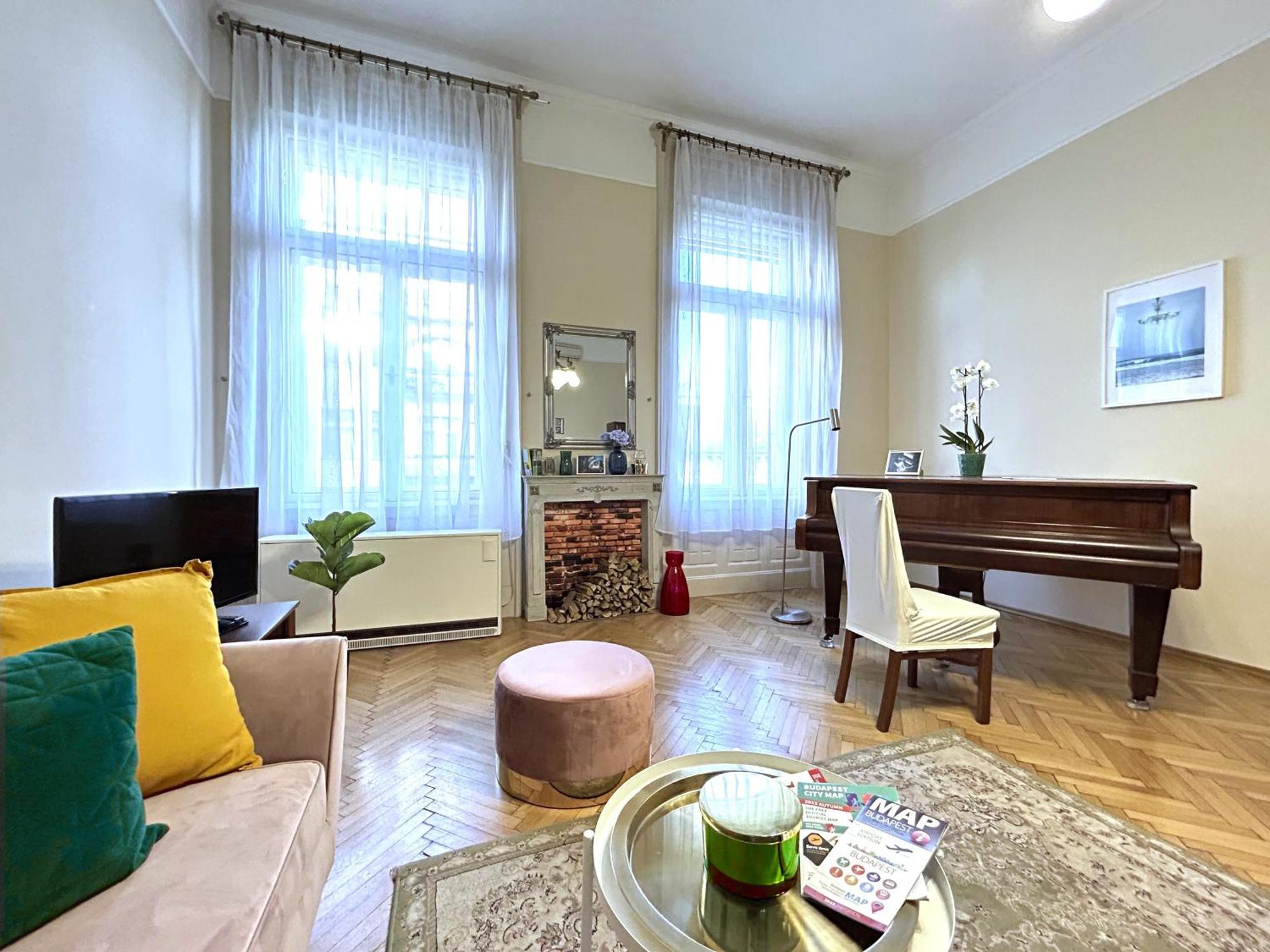 Appartement 2 Rooms Between Of Chain Bridge, Cathedral, Parlament,Castle Area