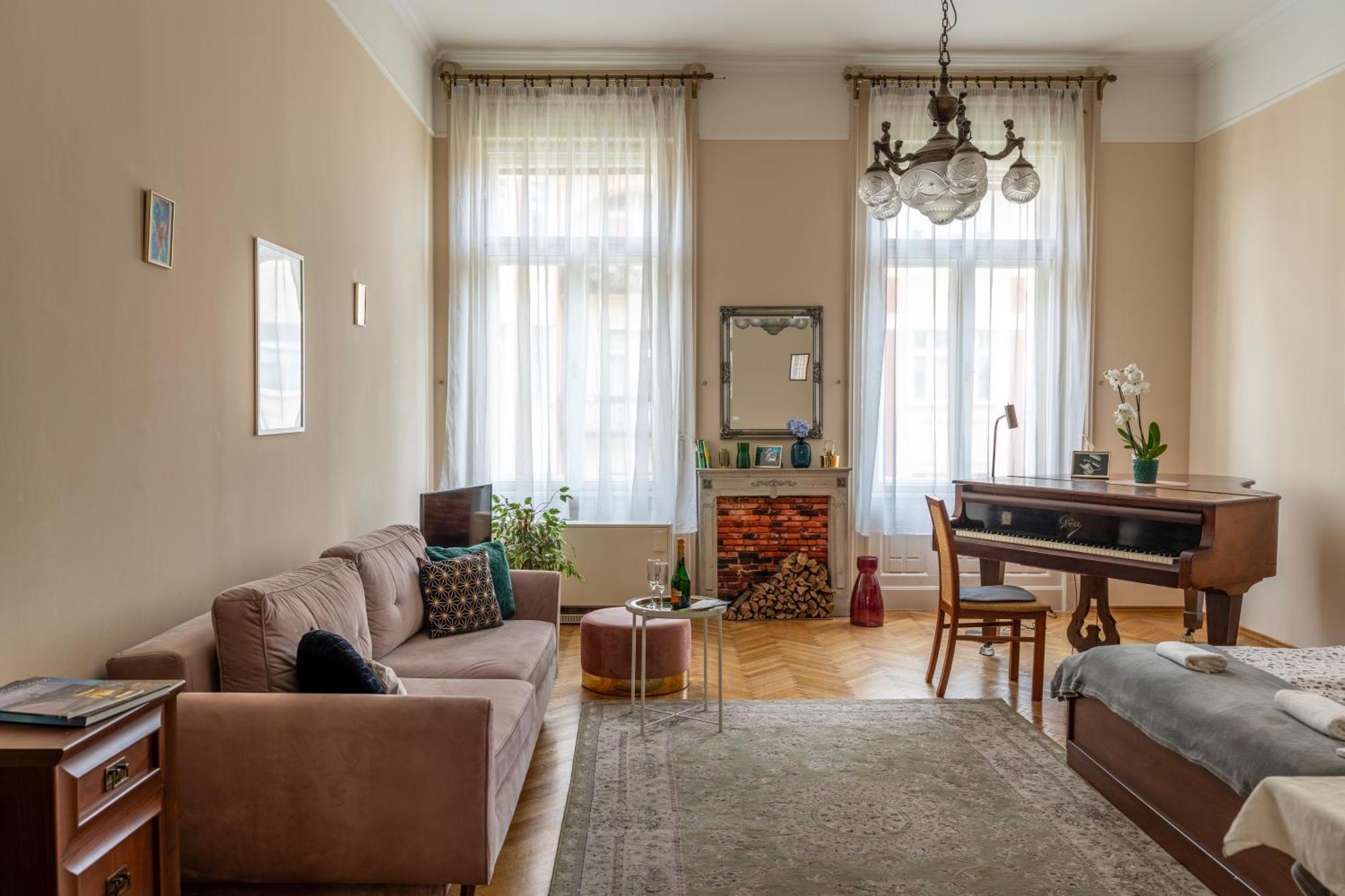 2 Rooms Between Of Chain Bridge, Cathedral, Parlament,Castle Area