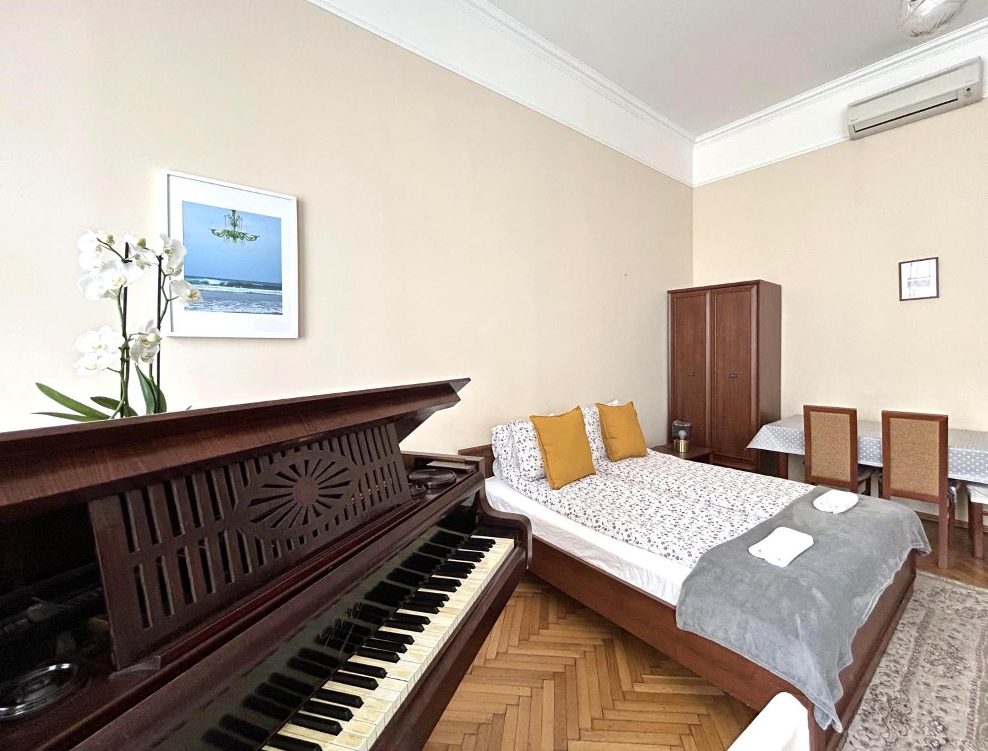 2 Rooms Between Of Chain Bridge, Cathedral, Parlament,Castle Area