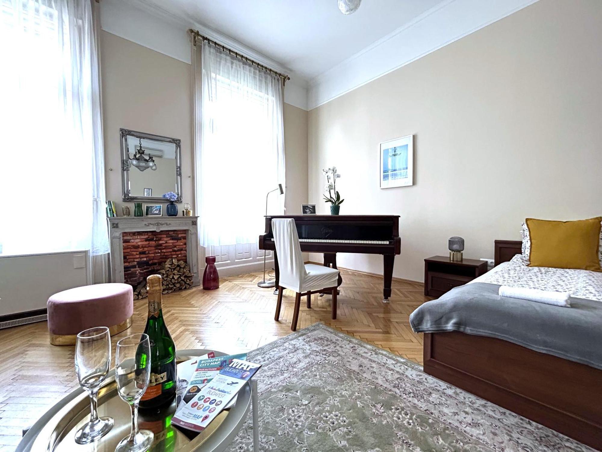 2 Rooms Between Of Chain Bridge, Cathedral, Parlament,Castle Area