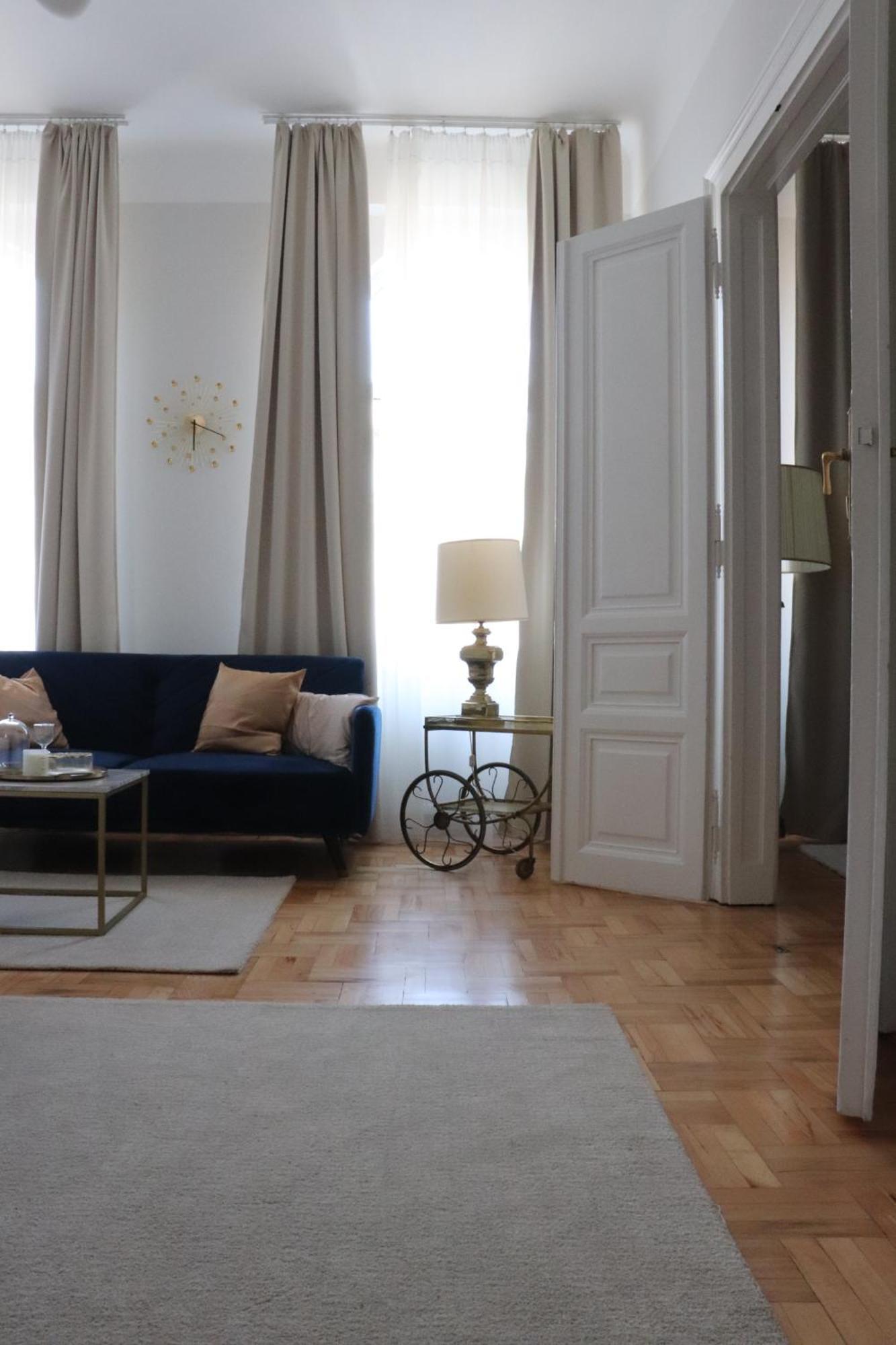 Deluxe With 2 Bedrooms And Ac