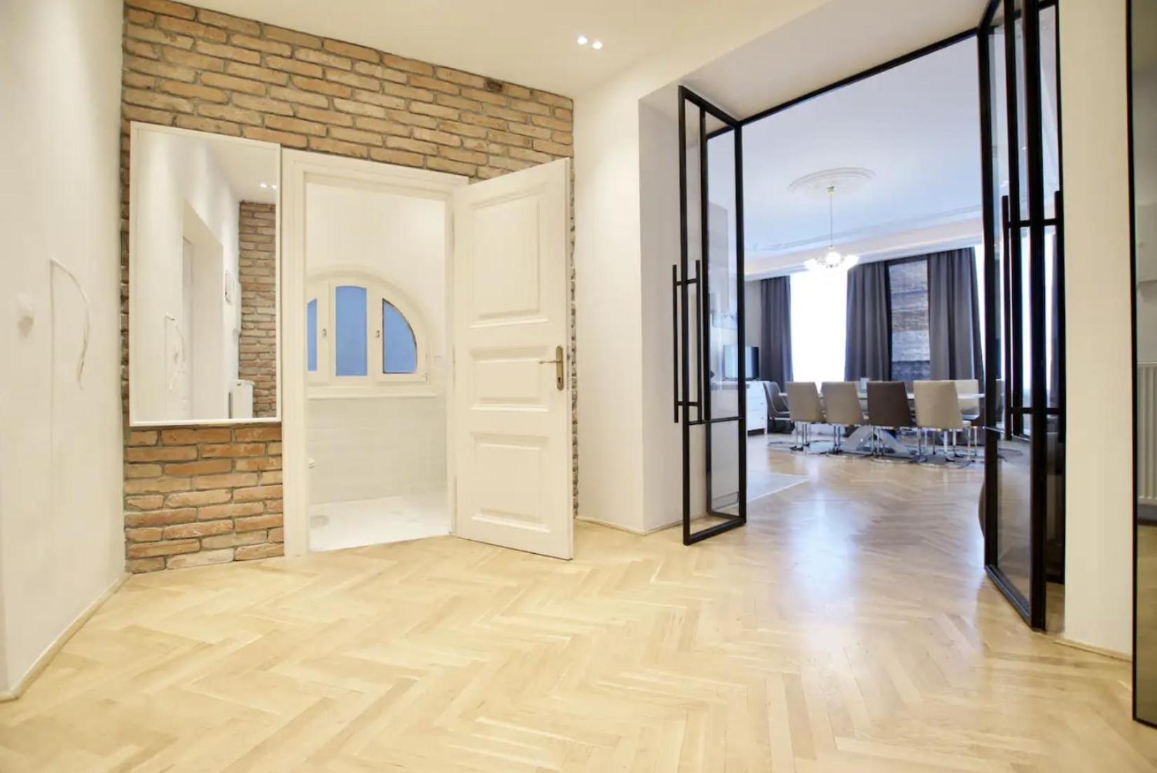Premium By Hi5 - Ferenciek Tere - 3 Bdr