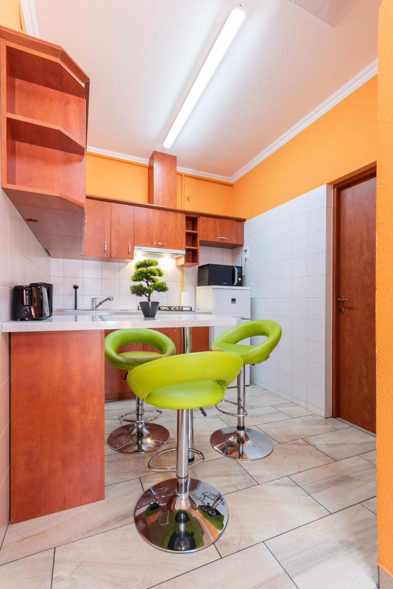 Apartment R *