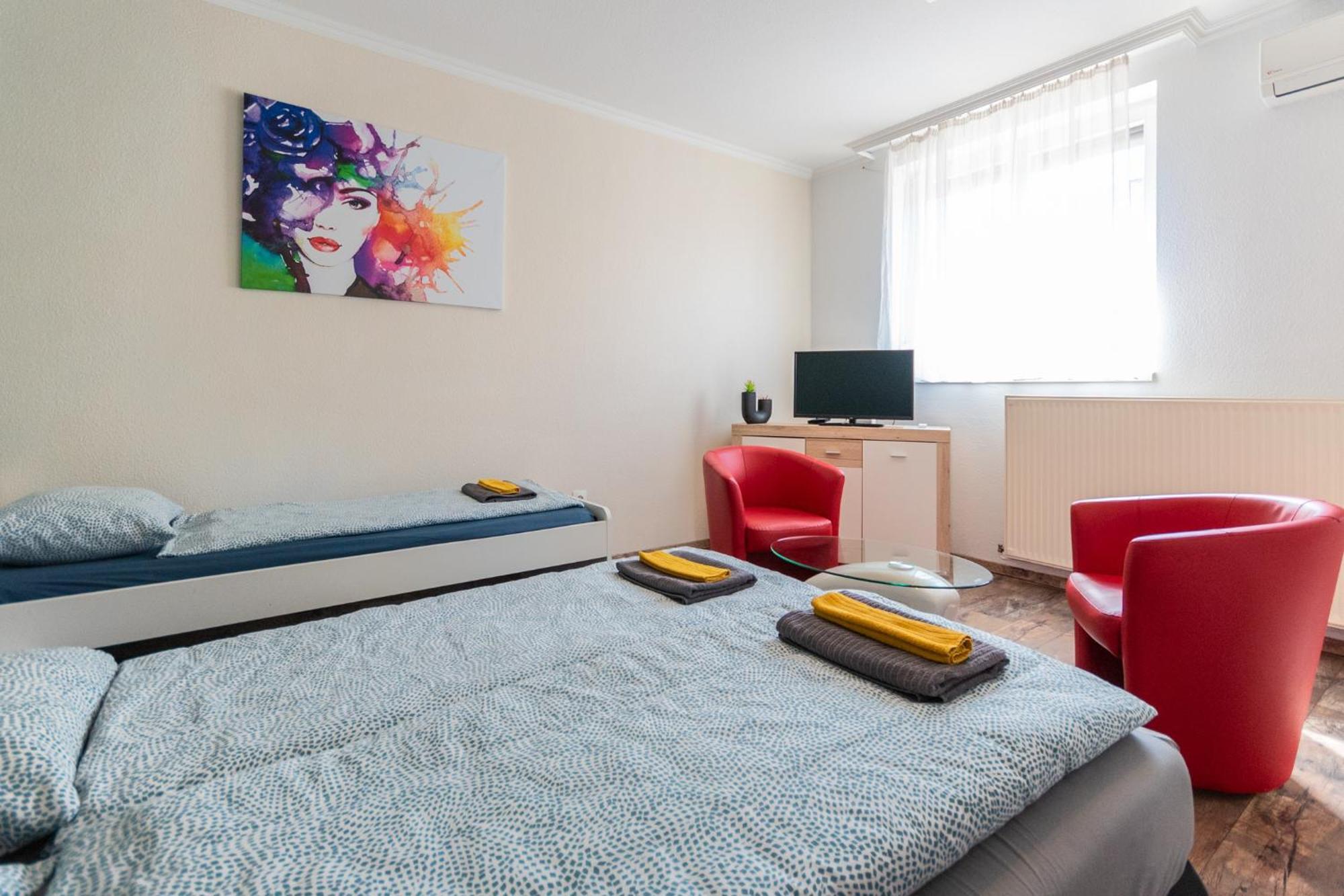 Apartment R *
