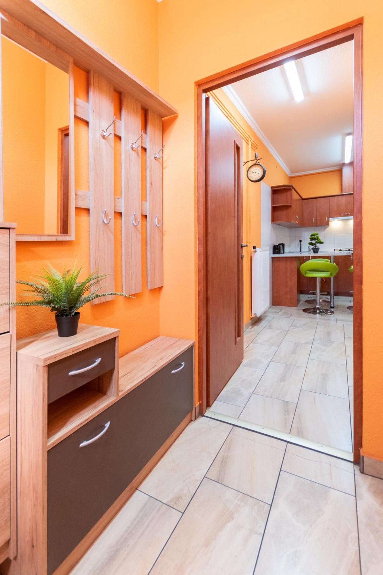 Apartment R