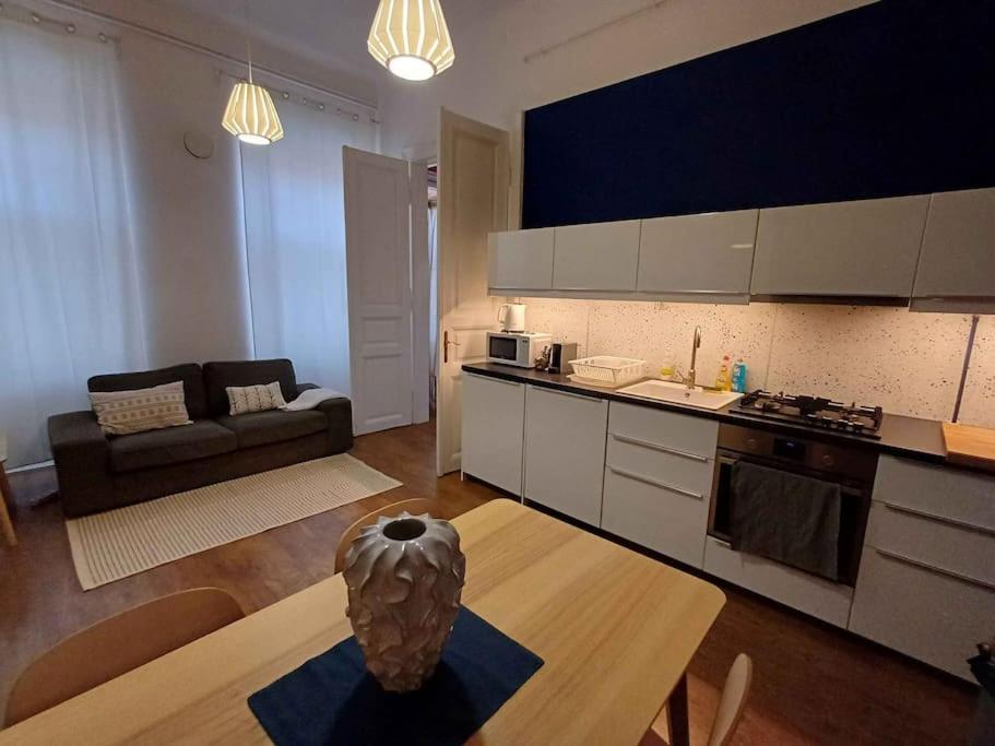 New 2br Near Andrassy Av. And Varosliget Budapest