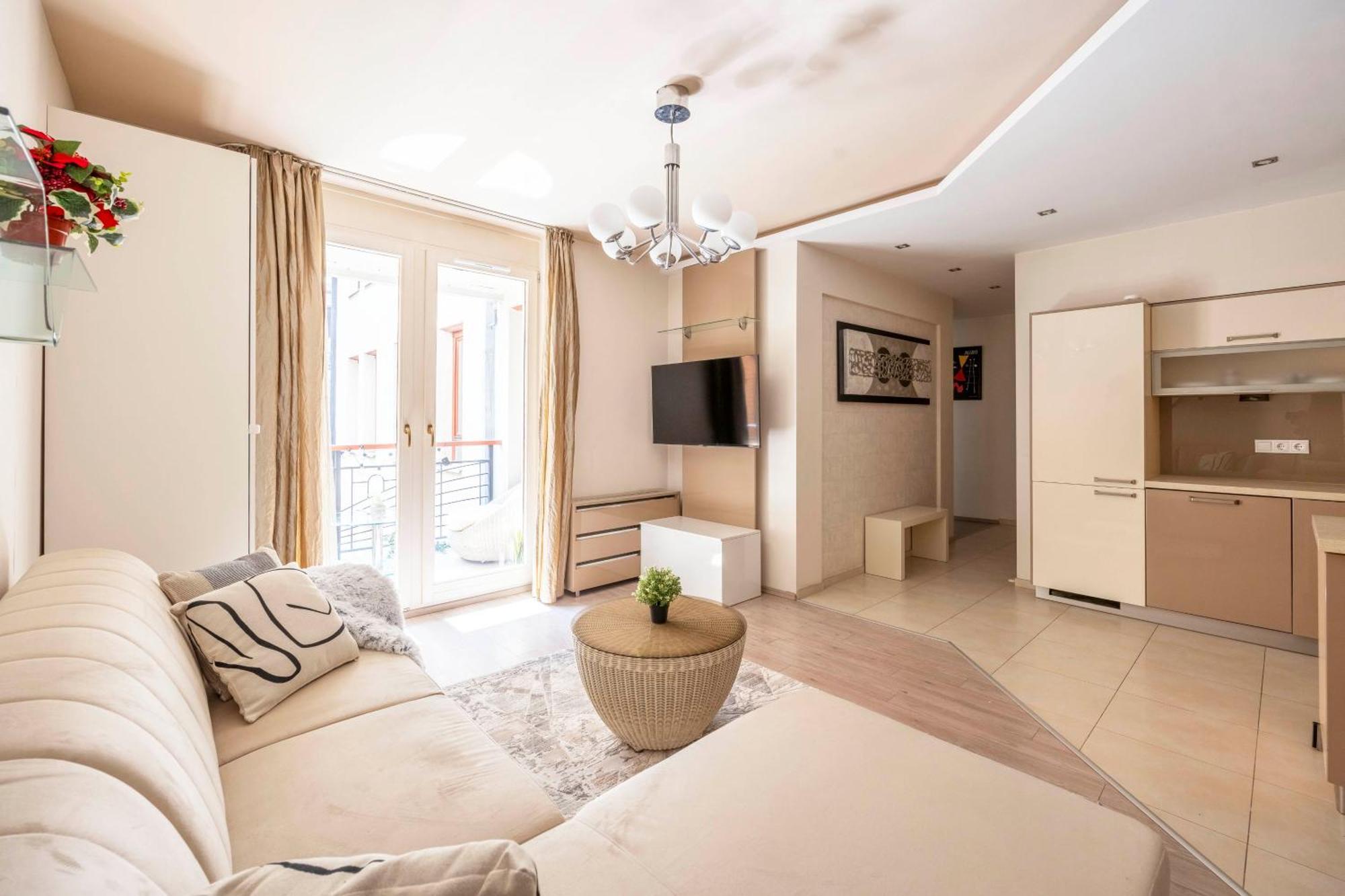 Apartman Exclusive With Balcony By Prestige Homes *