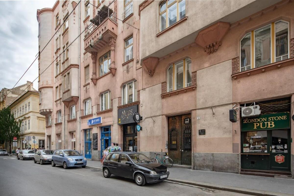 Extreme - Modern Mini Budapest