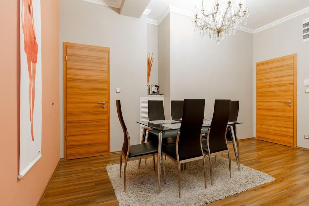 Appartement Art Deco 3 Bedroom, 3 Bathroom, Balcony Budapest