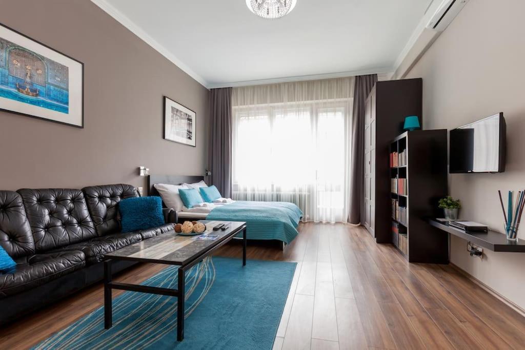 Appartement Art Deco 3 Bedroom, 3 Bathroom, Balcony