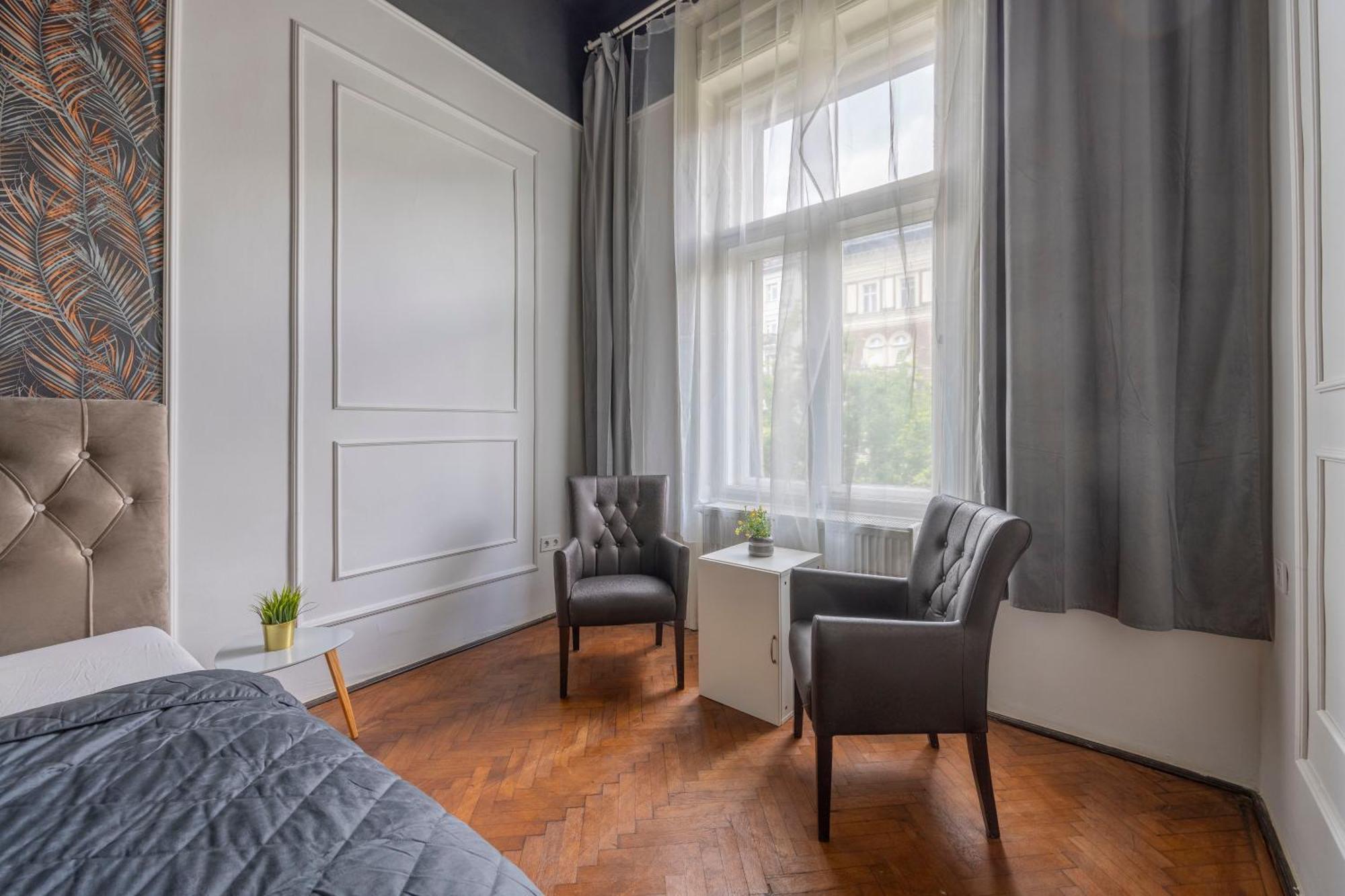 Apartment Majestic On The Joseph Boulevard
