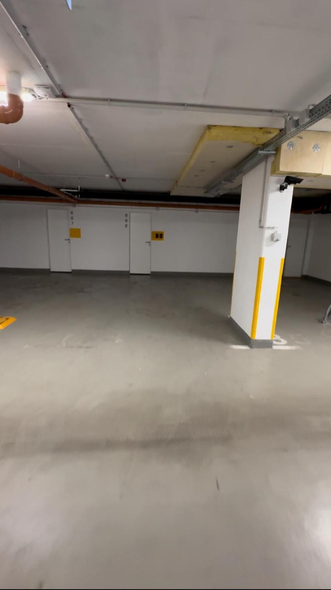 ~ Roof Terrace/ac/indoor Parking *