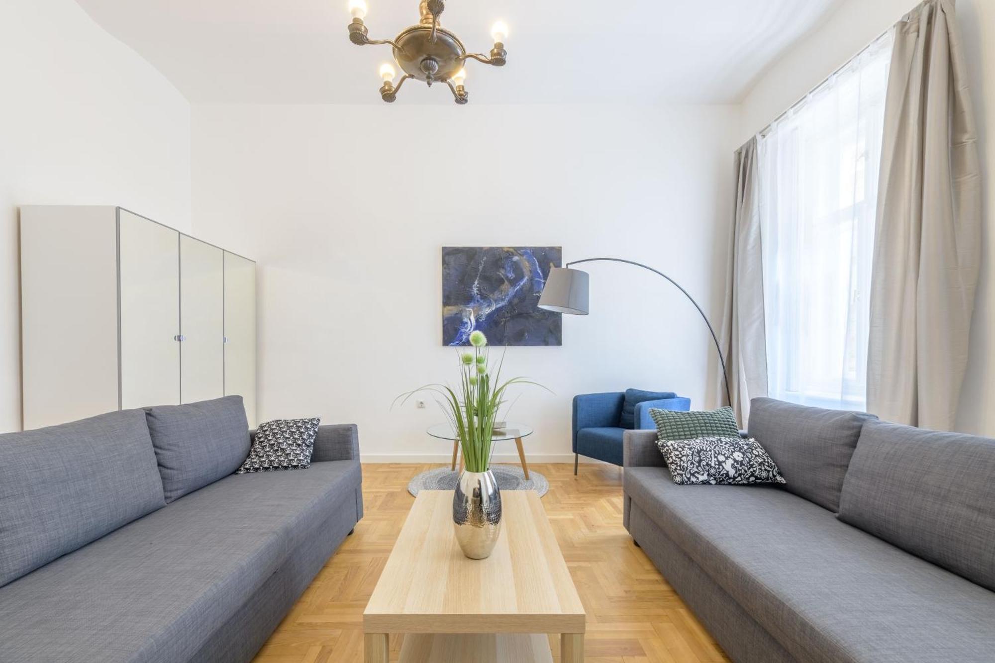 Seasons Garden Apartment *