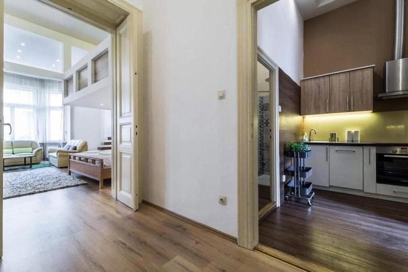 Spacious In The Apartment