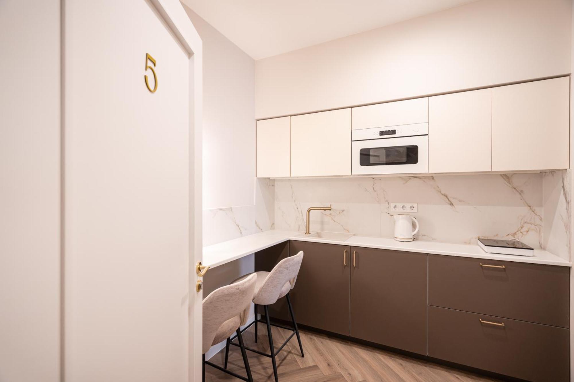 A20 - Boutique Location, By Bqa