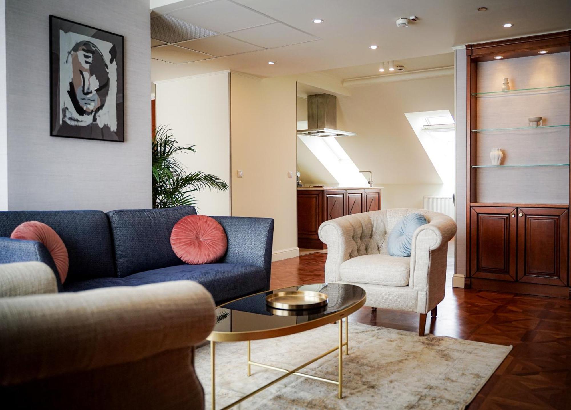Queen's Court & Hotell Budapest