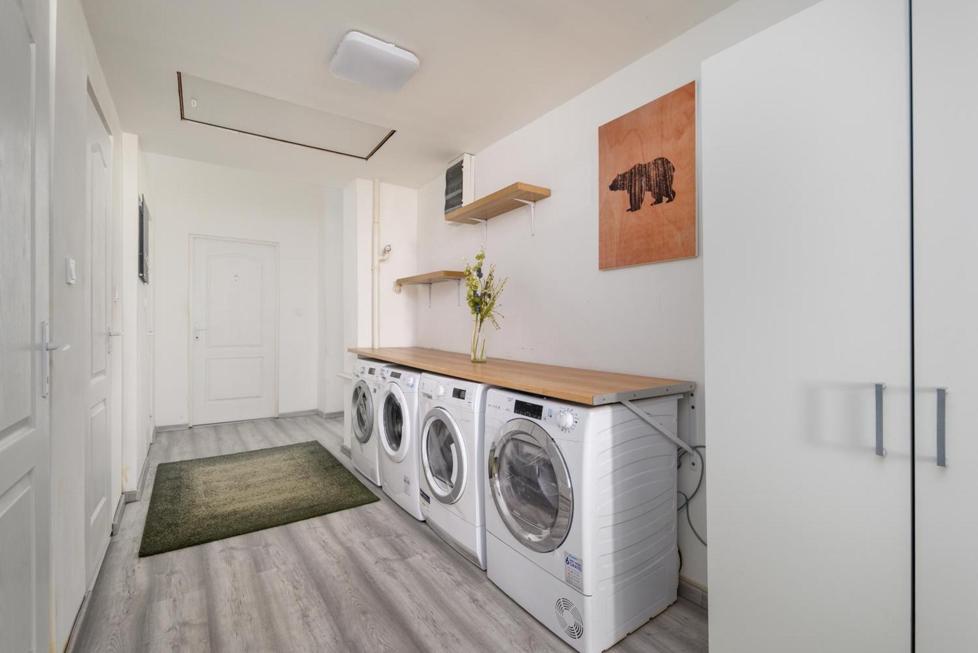 Apartamento 5 Bedrooms Keleti-home