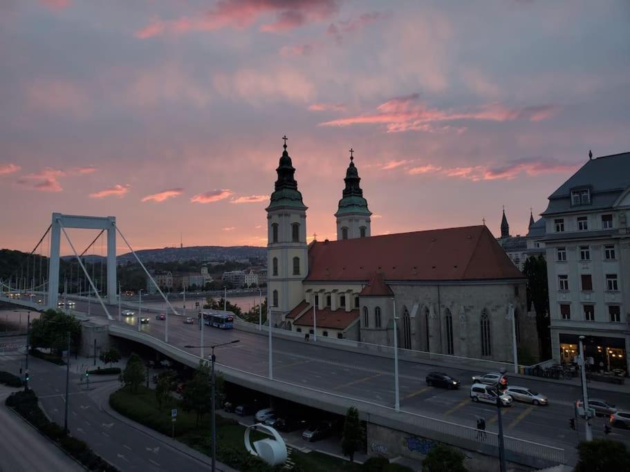 & Danube View Apartamento