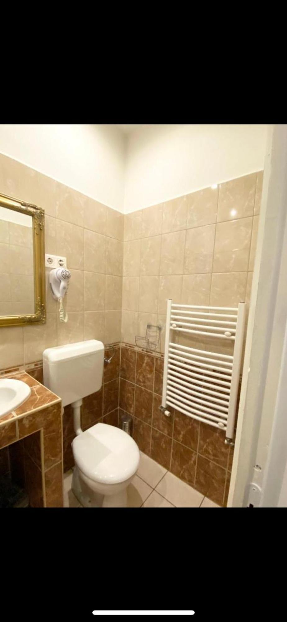 Spring Roses Downtown Boutique 2 Homestay szállás *