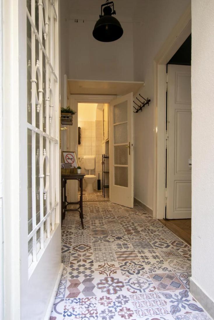 Standard By Hi5 - Charming * Budapest