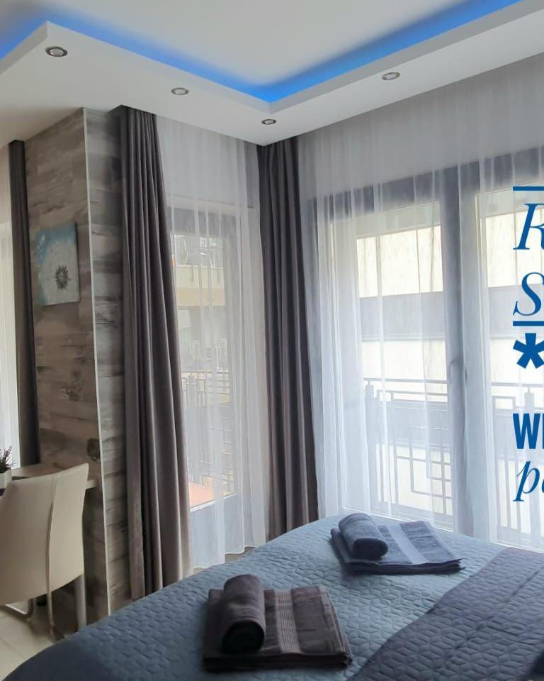 Royal In The Center With Free Parking! *