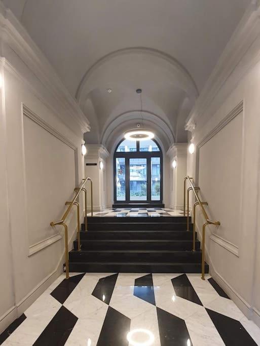 Lejlighed Royal In The Center With Free Parking! *