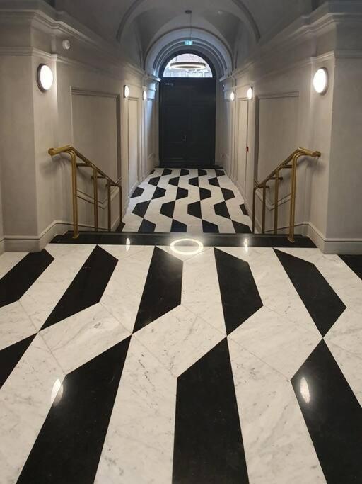 Royal In The Center With Free Parking! * Budapest