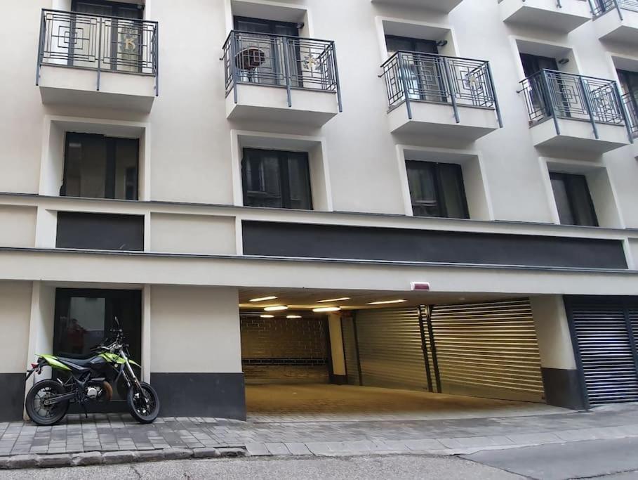 Royal In The Center With Free Parking! Lejlighed