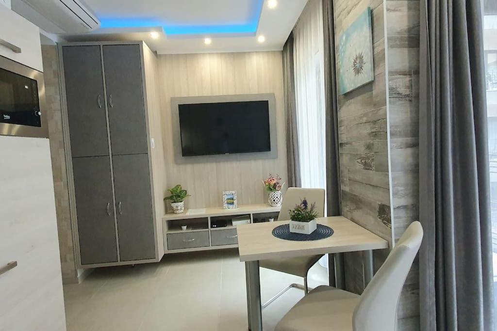 Lejlighed Royal In The Center With Free Parking! *