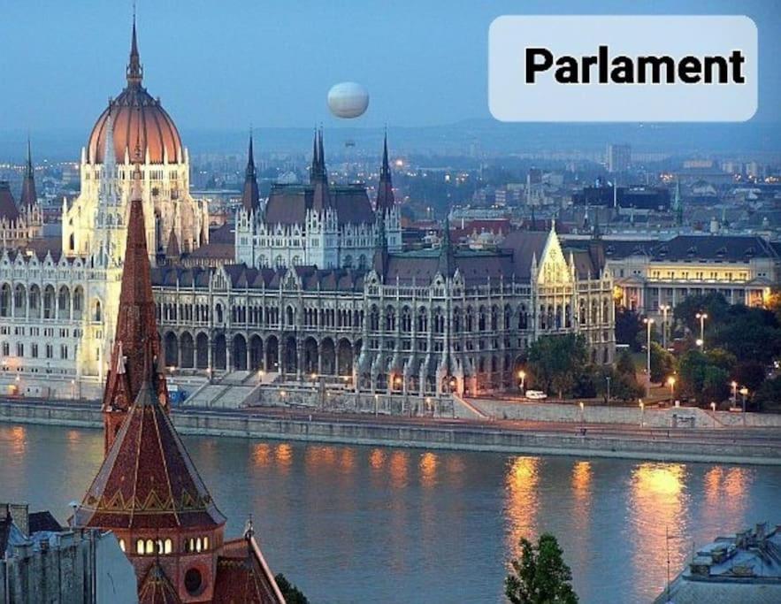 Royal In The Center With Free Parking! Budapest