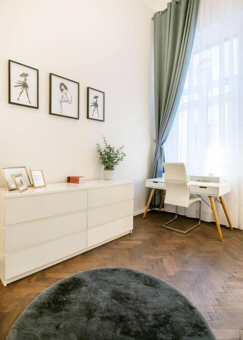 Apartmán Modern And Stylish 2-bedroom In The Center *