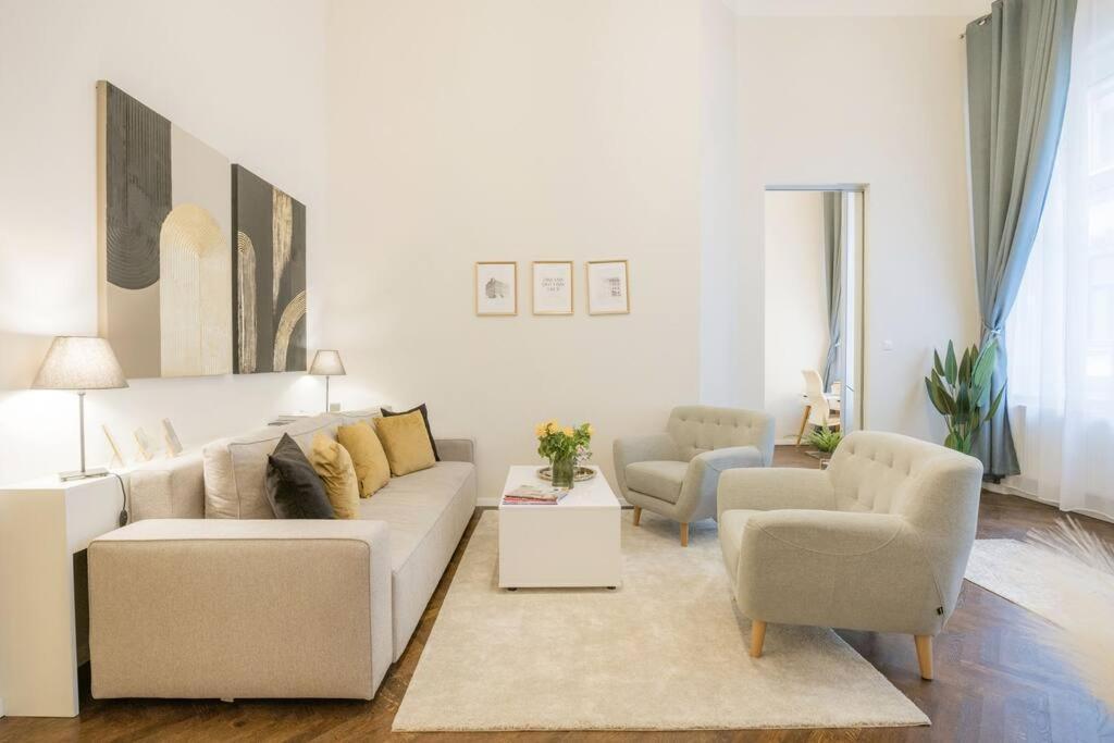 Modern And Stylish 2-bedroom In The Center Apartmán *