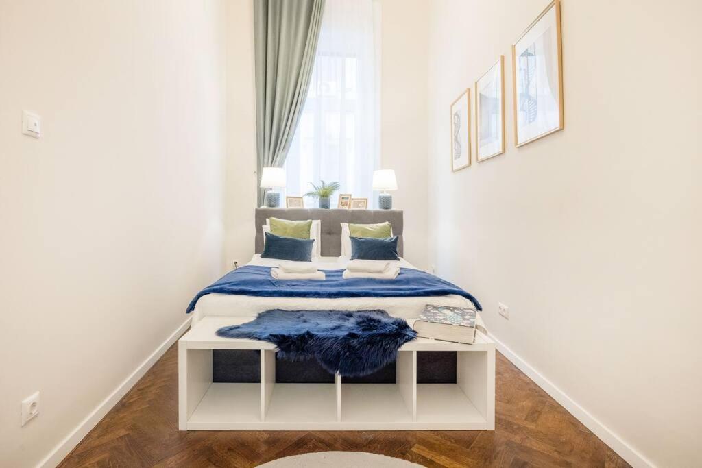 Apartmán Modern And Stylish 2-bedroom In The Center *