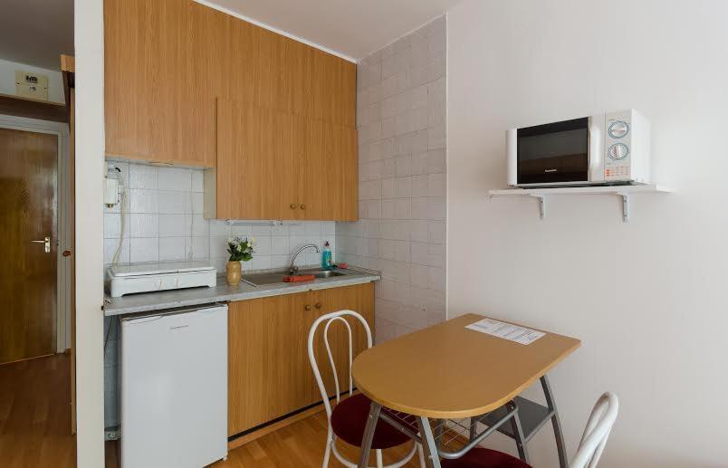 Apartment Young Center