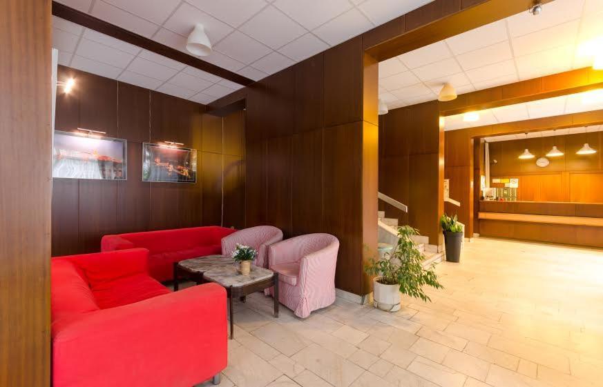 Apartment Young Center *