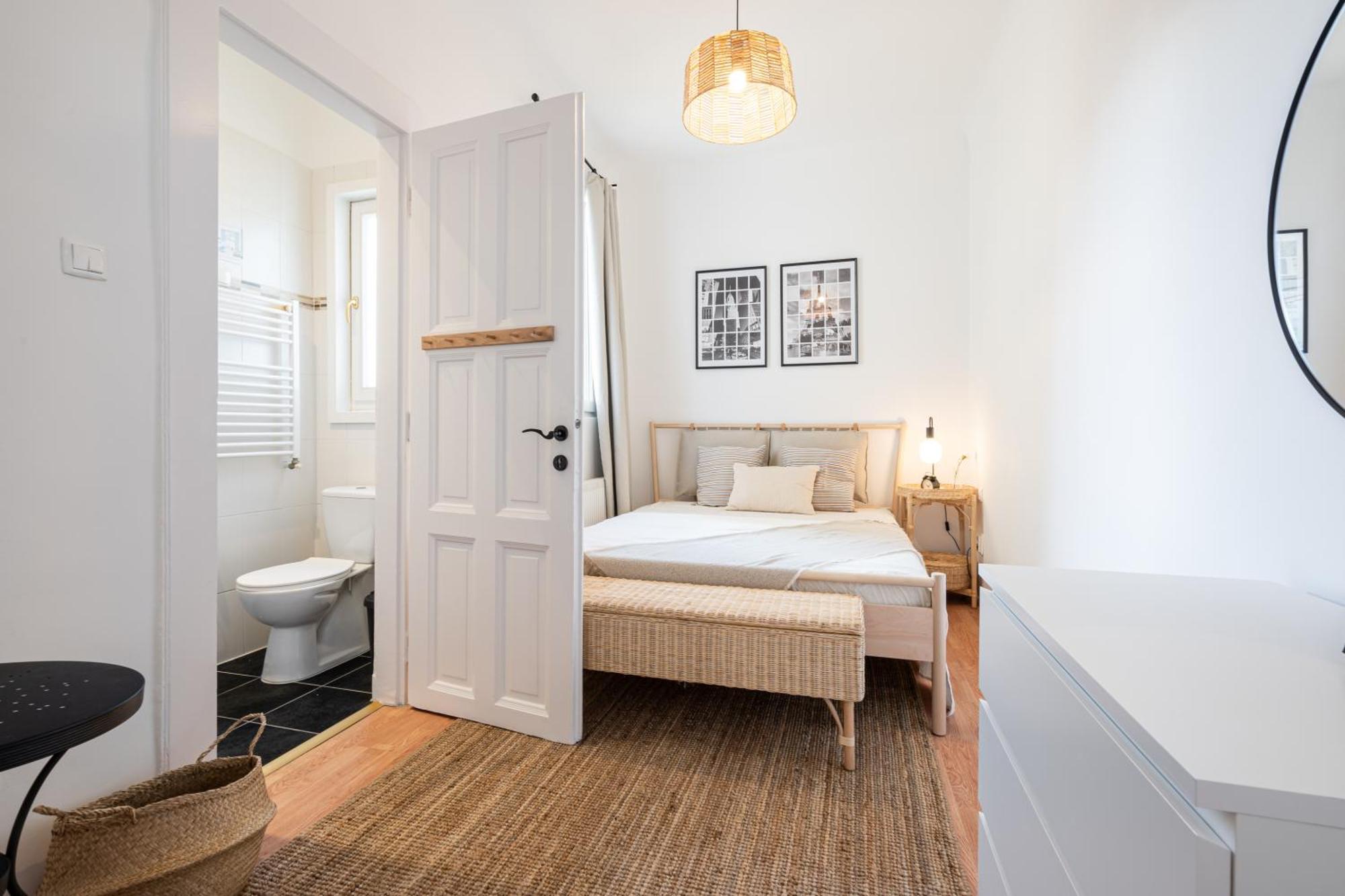 Neo Rooftop With Ac Apartment *
