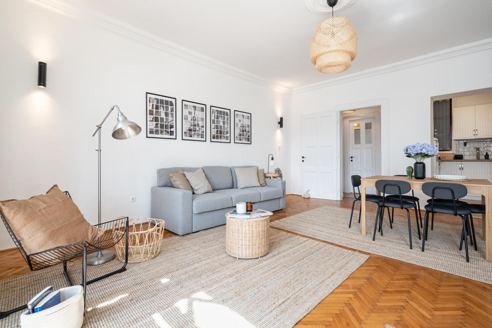 Neo Rooftop With Ac Apartment *
