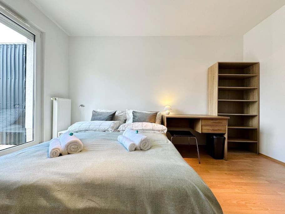 Riverside - Free Parking Apartment